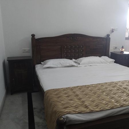 Hôtel Ajay Bhawan à Udaipur Extérieur photo