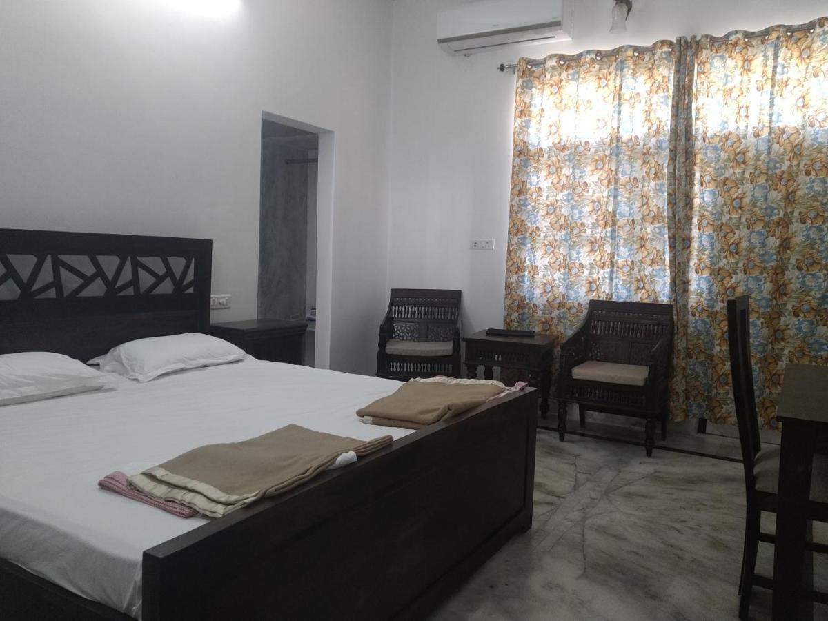 Hôtel Ajay Bhawan à Udaipur Extérieur photo